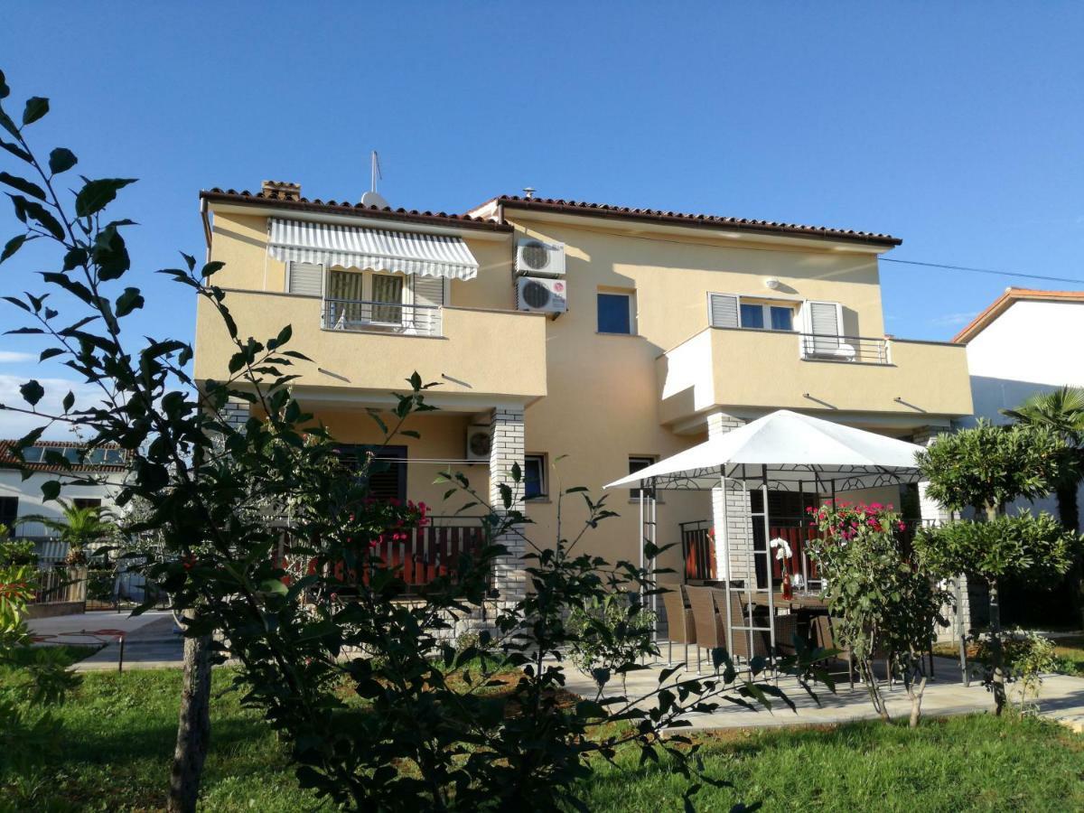 Apartmani Grzinic Ровин Екстериор снимка