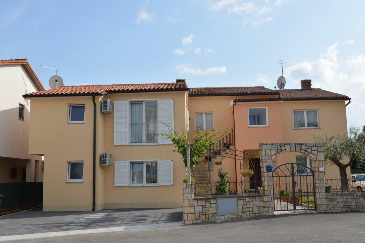 Apartmani Grzinic Ровин Екстериор снимка